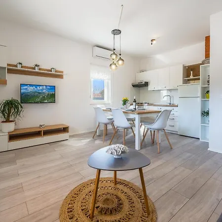 Poolincluded - Holiday Home Barba Casa vacanze