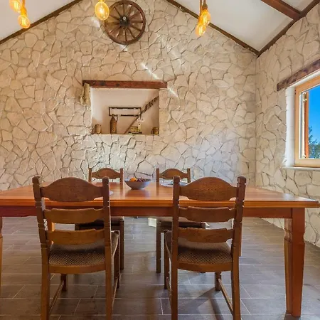 Poolincluded - Holiday Home Barba Casa vacanze