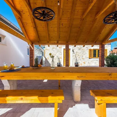 Casa vacanze Poolincluded - Holiday Home Barba Skabrnje