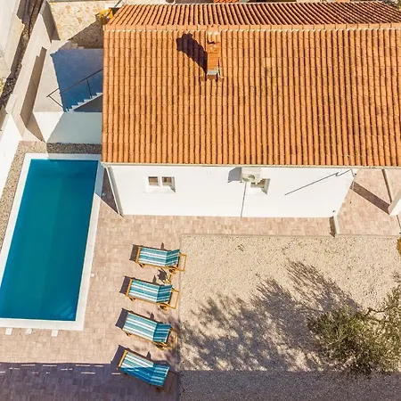 Poolincluded - Holiday Home Barba Casa vacanze