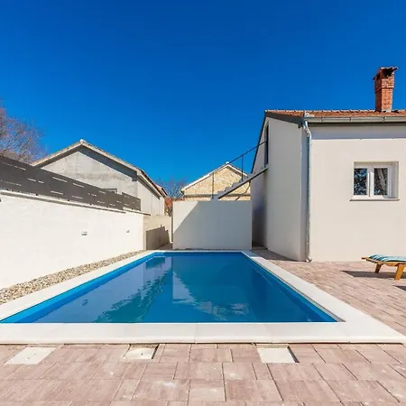 Poolincluded - Holiday Home Barba Casa vacanze Skabrnje